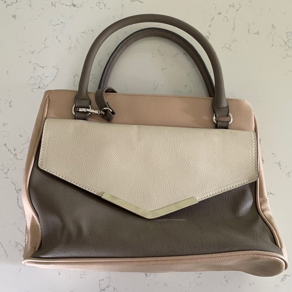 Nine West Handbags - Nine West Purse Like New!
